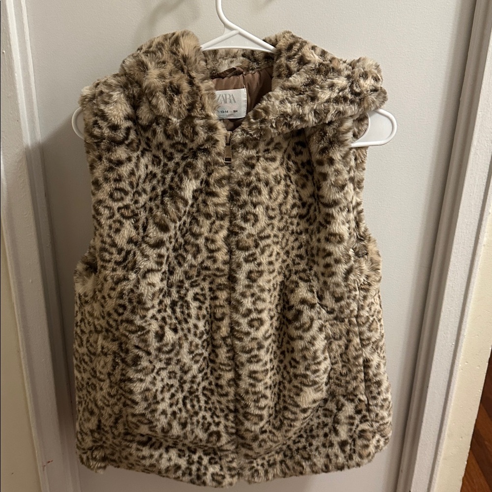 Zara Girls Faux Fur Leopard Vest Hooded Size 13-14